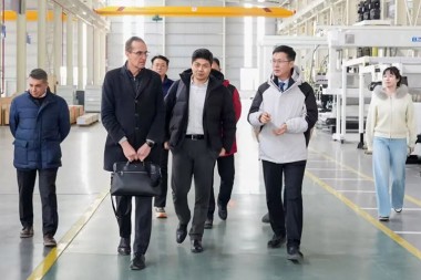 Cooperà per u Sviluppu, Collaborà Globalmente - U CEO di Piovan Global visita Jwell Machinery